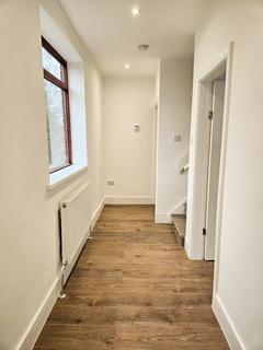 3 bedroom semi-detached house to rent, 52 Melbourne Road