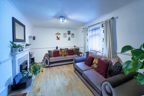 3 bedroom terraced house for sale, Appletree Avenue