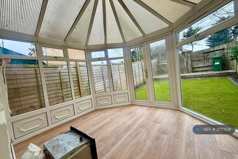 3 bedroom detached house to rent, Romney Row, London, NW2