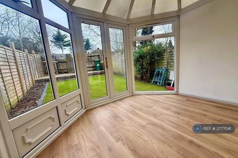 3 bedroom detached house to rent, Romney Row, London, NW2