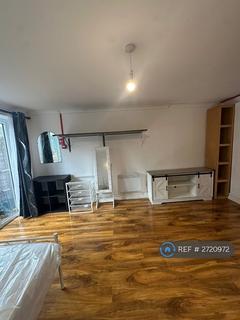 undefined, Slades Hill, Enfield, EN2