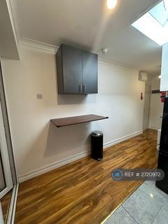 undefined, Slades Hill, Enfield, EN2