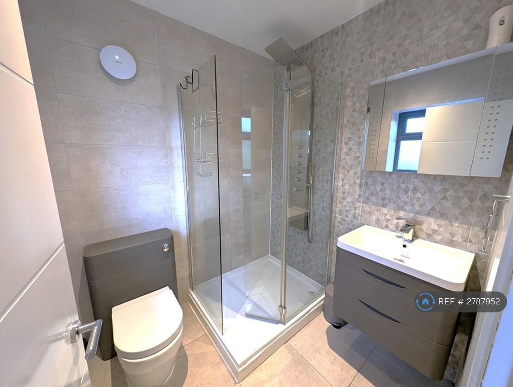 Master Bedroom Ensuite