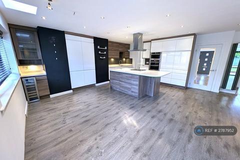 4 bedroom detached house to rent, Willow Road, Solihull, B91