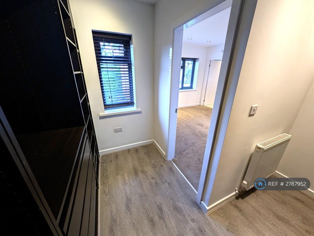 Walk-In Wardrobe