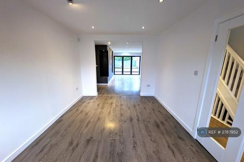 4 bedroom detached house to rent, Willow Road, Solihull, B91