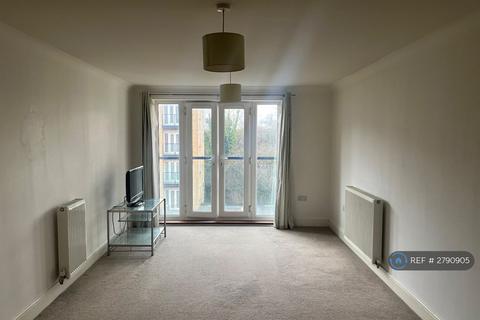 2 bedroom flat to rent, Griffin Court, Northfleet, Gravesend, DA11