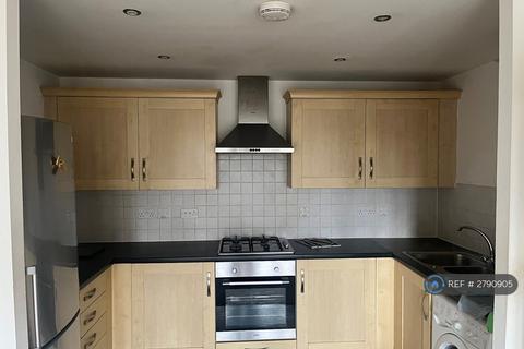 2 bedroom flat to rent, Griffin Court, Northfleet, Gravesend, DA11