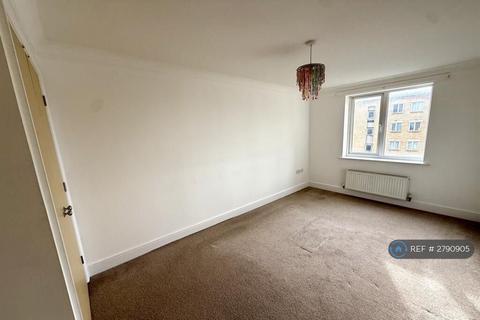 2 bedroom flat to rent, Griffin Court, Northfleet, Gravesend, DA11
