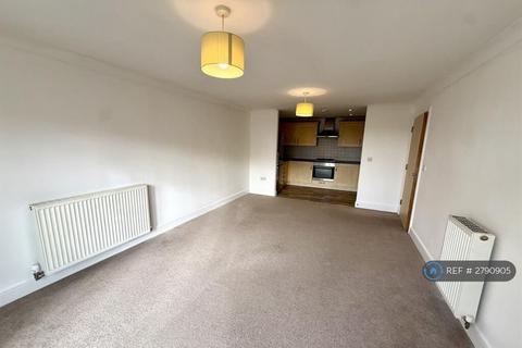 2 bedroom flat to rent, Griffin Court, Northfleet, Gravesend, DA11
