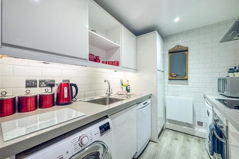 2 bedroom flat for sale, Harpenden AL5