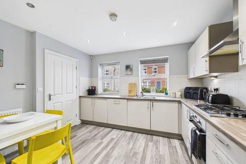3 bedroom semi-detached house for sale, Rowton Drive, Hull HU11