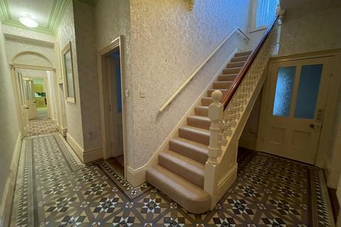 4 bedroom semi-detached house for sale, Broadway: Peterborough