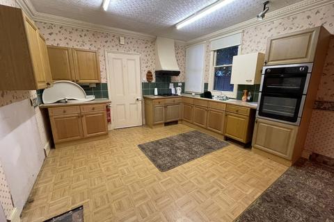 4 bedroom semi-detached house for sale, Broadway: Peterborough