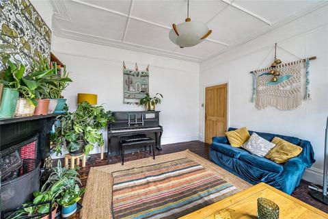 3 bedroom apartment for sale, St. James Lane, London, N10