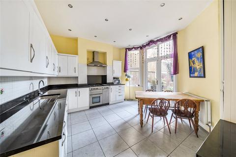 3 bedroom apartment for sale, St. James Lane, London, N10