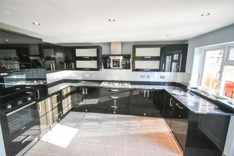 4 bedroom detached house for sale, Bell Meadow Road, Hampshire RG27