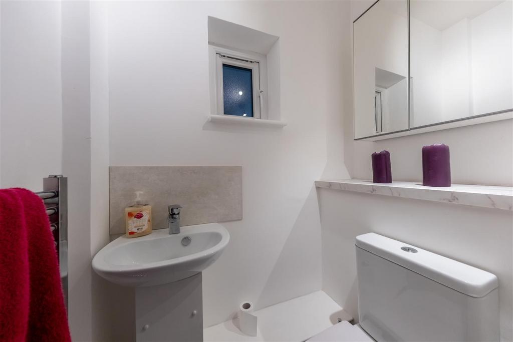 7 Chestnut Close-011.jpg