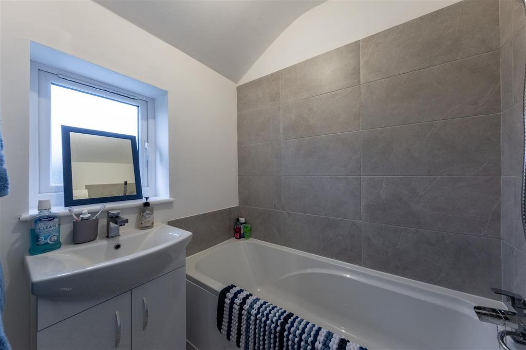 7 Chestnut Close-021.jpg