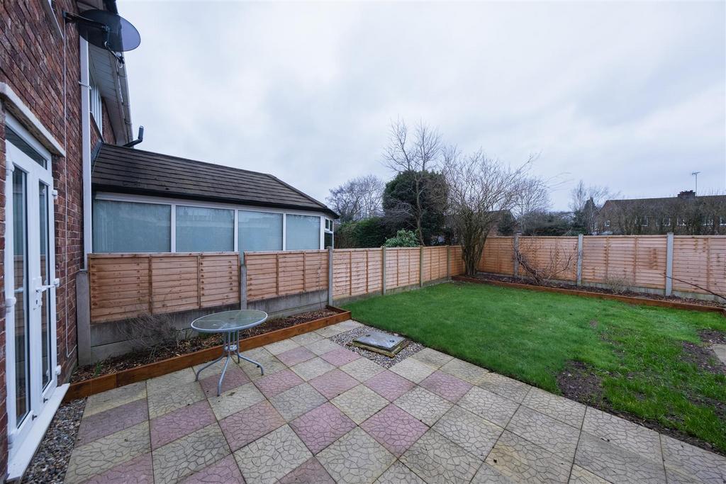 7 Chestnut Close-025.jpg