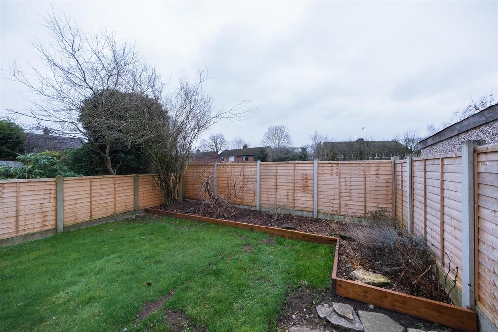 7 Chestnut Close-029.jpg