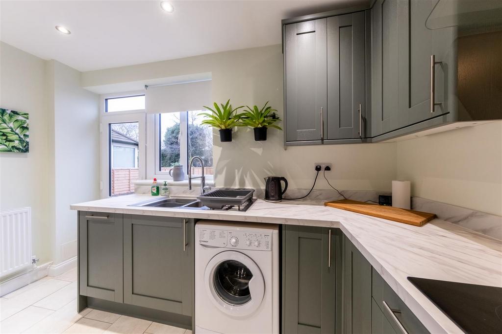 7 Chestnut Close-004.jpg