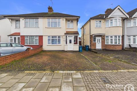 3 bedroom semi-detached house to rent, Grange Avenue, Stanmore, HA7