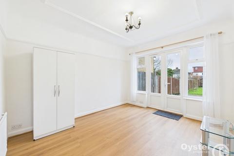 3 bedroom semi-detached house to rent, Grange Avenue, Stanmore, HA7