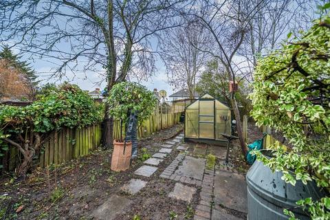 2 bedroom flat for sale, Barnesdale Crescent, Orpington