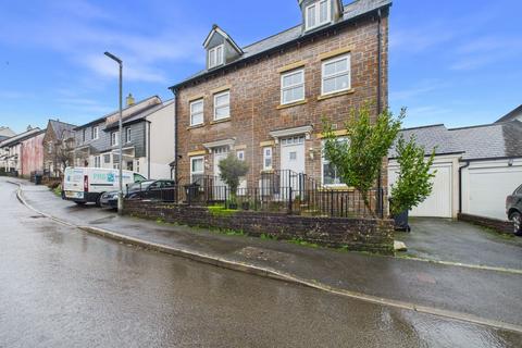 4 bedroom semi-detached house for sale, Catchfrench Crescent, Liskeard PL14