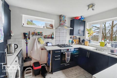 2 bedroom detached house for sale, Amherst Close, Orpington