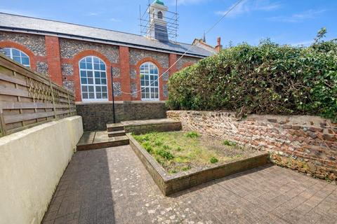 2 bedroom house to rent, Howard Street, Worthing