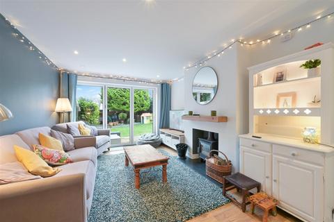 2 bedroom maisonette for sale, Fir Tree Road, Epsom