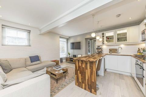 2 bedroom flat to rent, Kings Avenue, London SW4