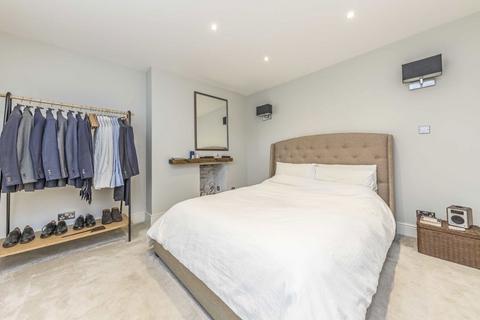 2 bedroom flat to rent, Kings Avenue, London SW4