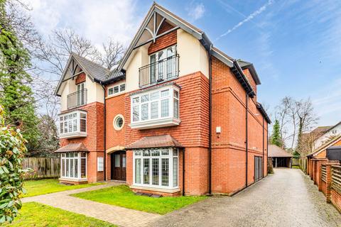 2 bedroom flat for sale, Parvis Road, Surrey KT14