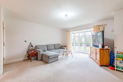 2 bedroom flat for sale, Parvis Road, Surrey KT14