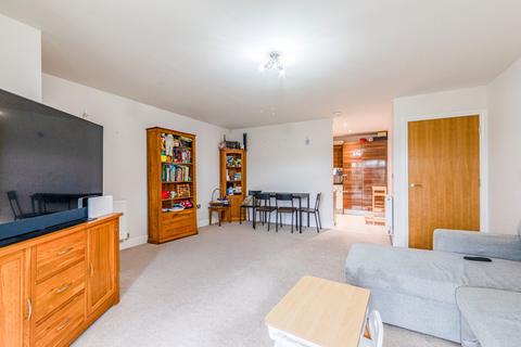 2 bedroom flat for sale, Parvis Road, Surrey KT14