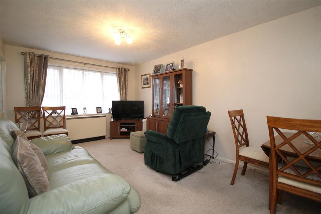Living room 2 .JPG