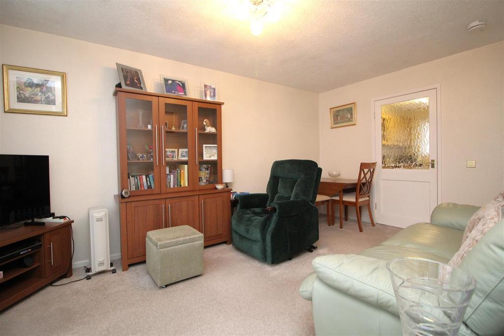 Living room 1 .JPG