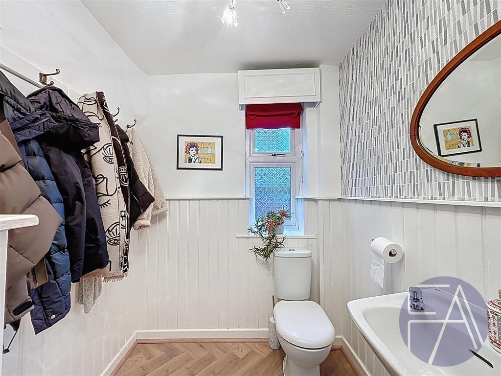 WC / Cloak