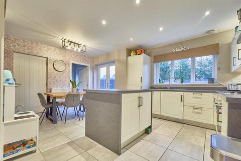 4 bedroom detached house for sale, Holywell Fields, Hinckley