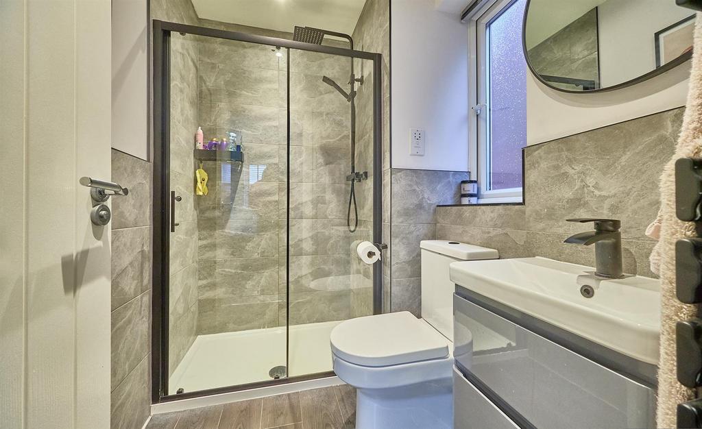 En Suite Shower Room