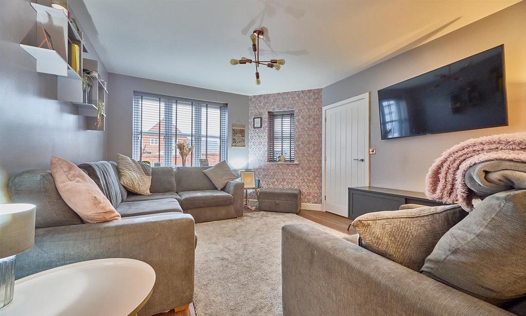 Holywell Fields HK 13.jpg