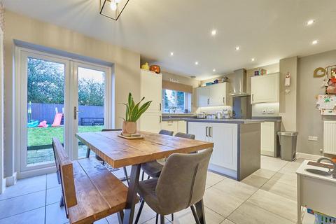 4 bedroom detached house for sale, Holywell Fields, Hinckley