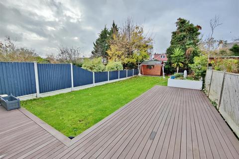 3 bedroom apartment for sale, Canvey Road, Leigh-On-Sea