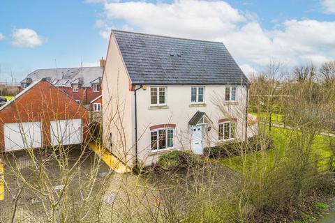 4 bedroom detached house for sale, Hotspur Close, Aylesbury HP17