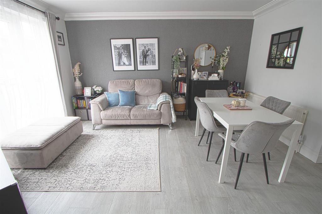 Lounge kitchen