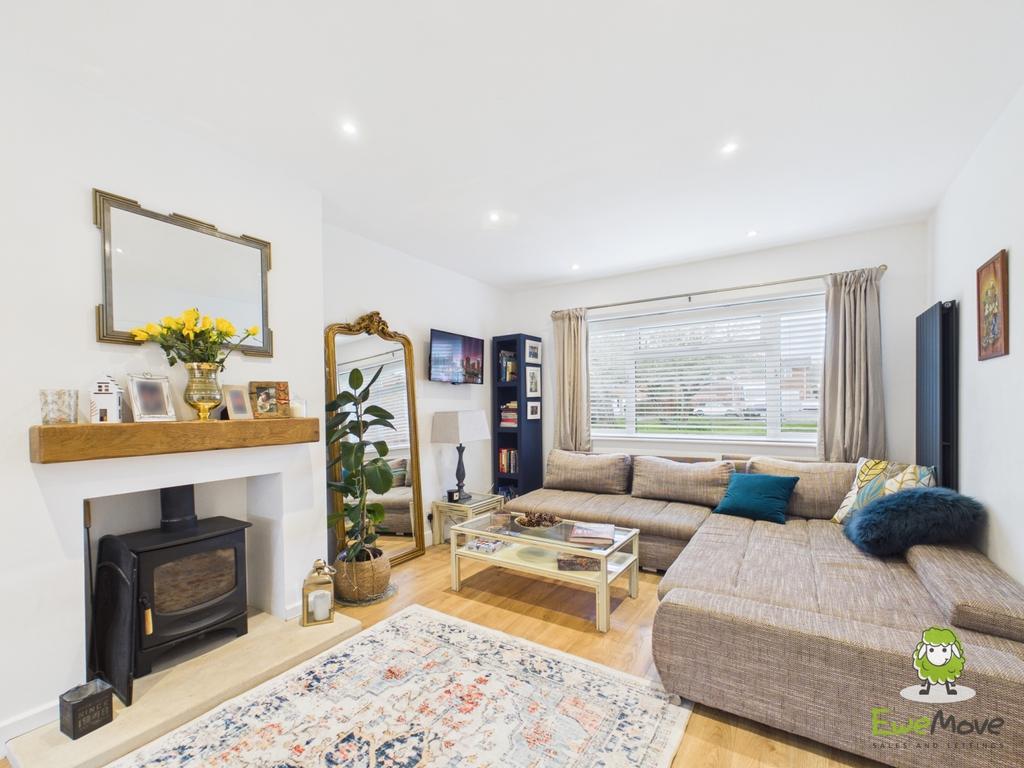 Ewe Move Estate Agents Basingstoke - Poplar Close -