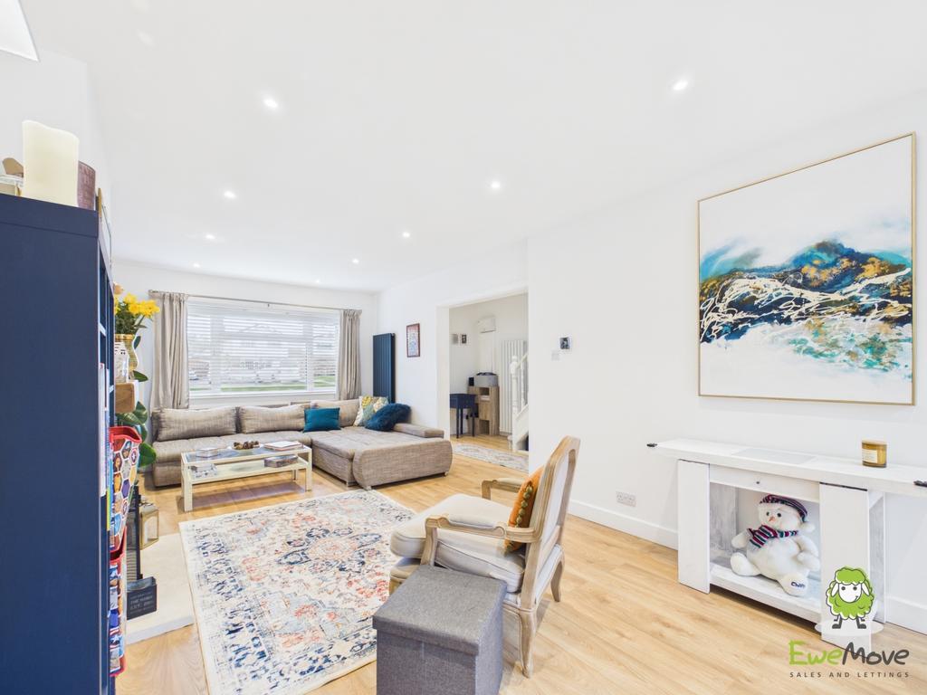 Ewe Move Estate Agents Basingstoke - Poplar Close -